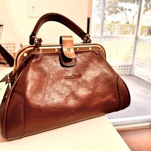 GIANNI CONTI 100% ITALIAN LEATHER BEAUTIFUL BAG ! Brand new !!the perfect gift!
